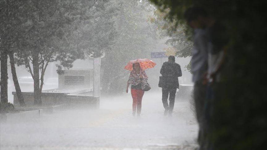 Meteoroloji’den 16 ile kar uyarısı! Sıcaklıklar 5 derece birden düşecek, İstanbul’da sağanak alarmı 6